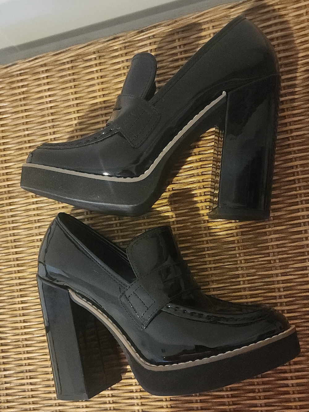 RARE Steve Madden Randy Patent High Heel Loafer SIZE 8 - Picture 3 of 4